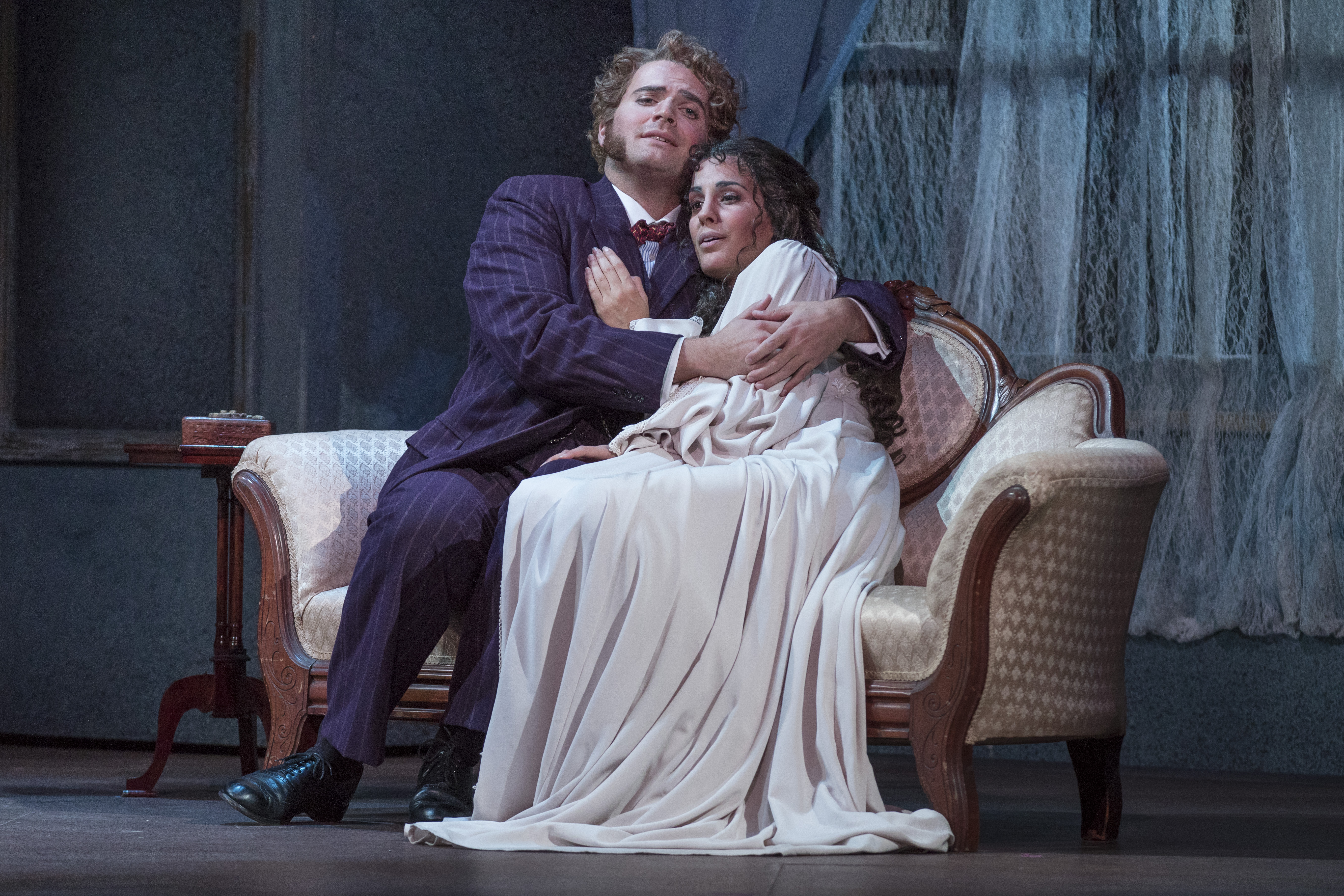 La traviata Synopsis Image 01