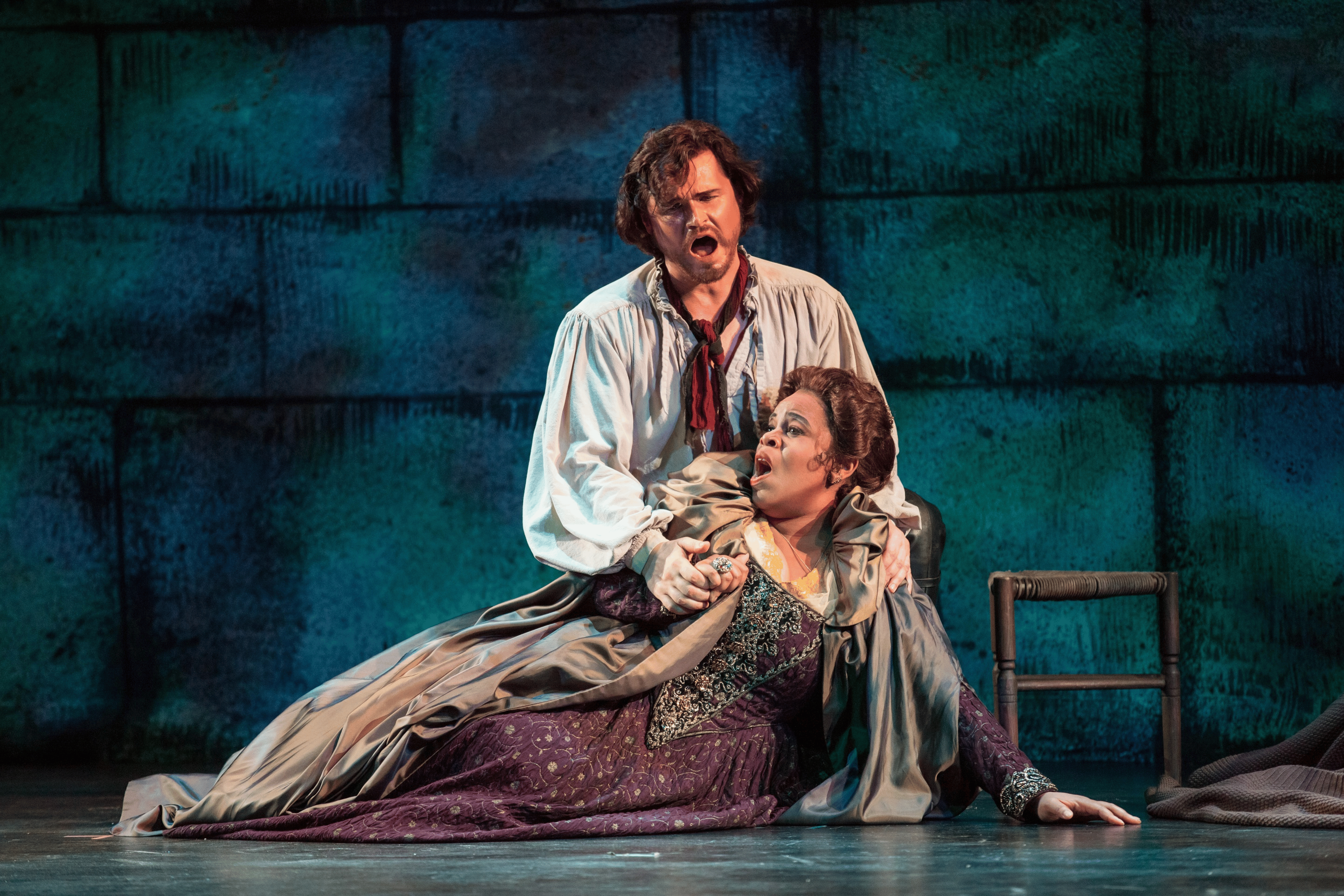 Il trovatore Top Image