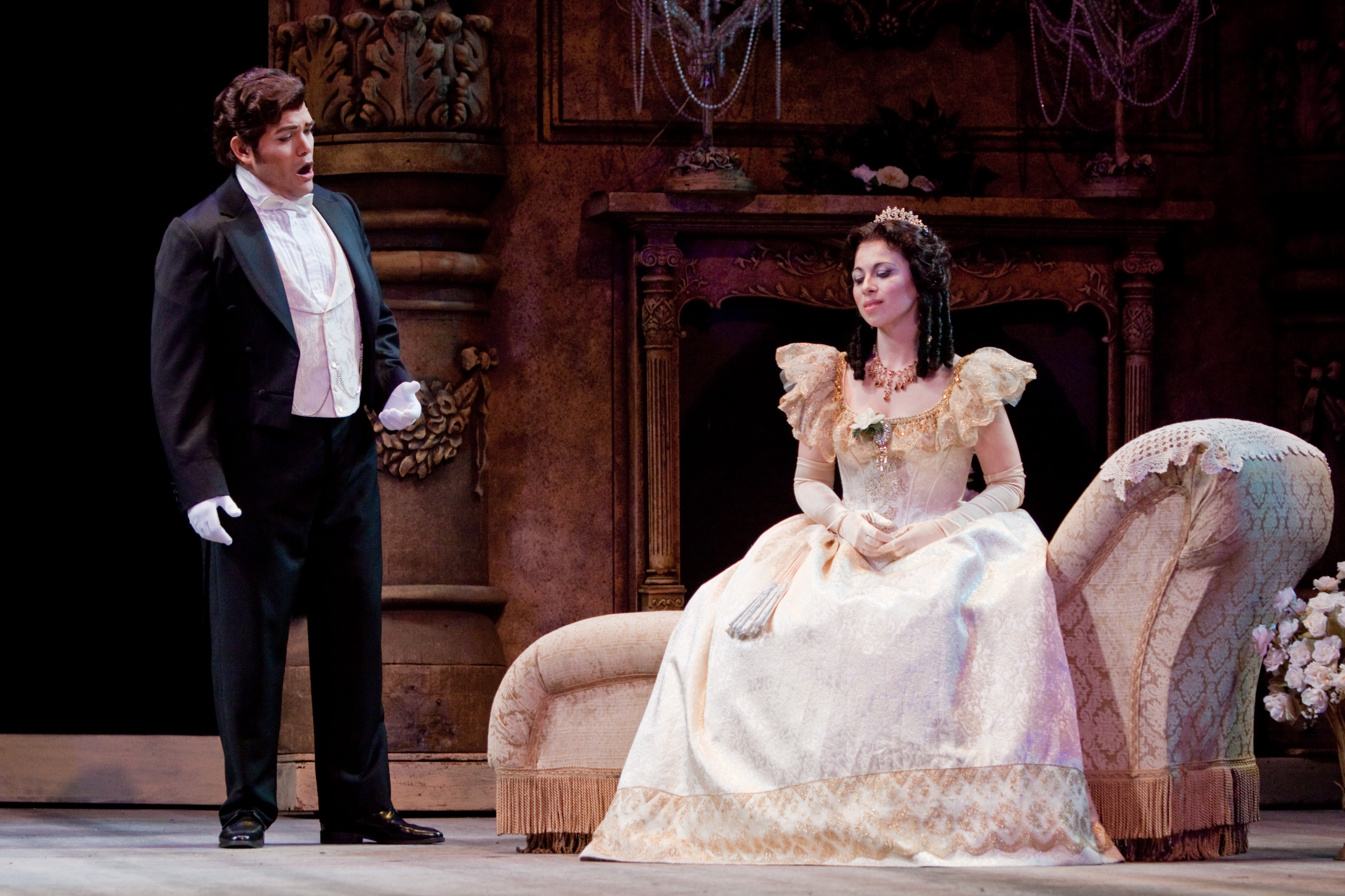 La traviata Middle Image 03